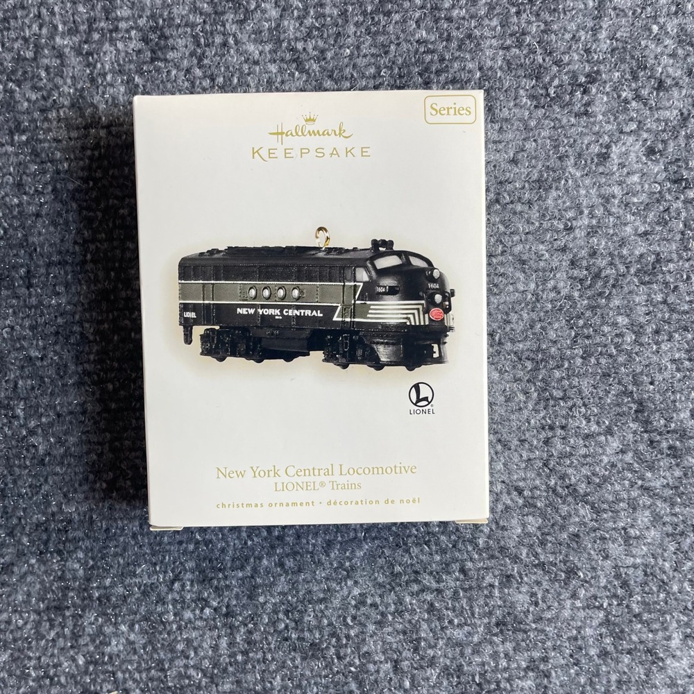 Hallmark Keepsake 2008 Lionel New York Central Locomotive Ornament QX2854 Metal